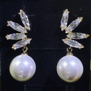 Elegant Pearl Drop Earrings ✨ Sparkly S925 Silver Post